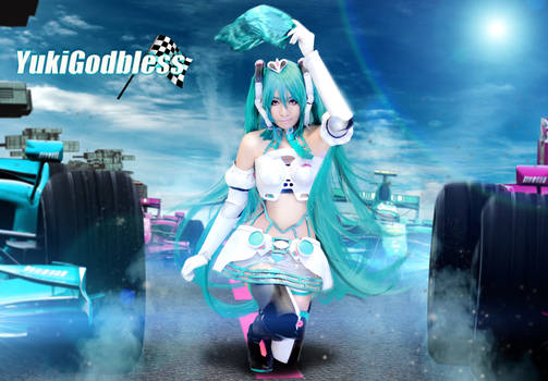 Racing Miku 2012 by YukiGodbless