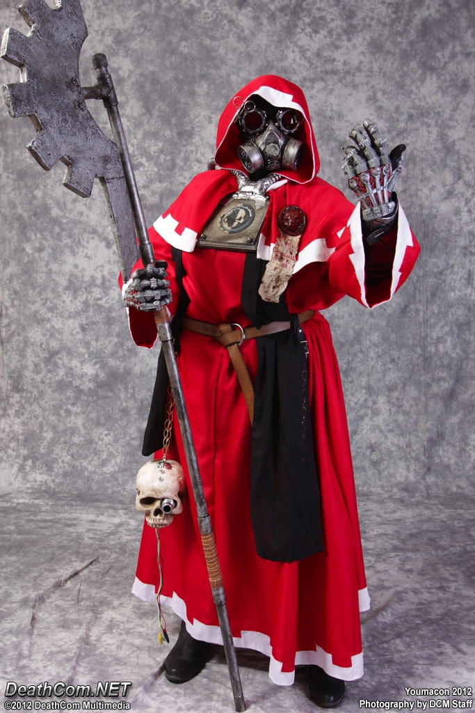 Warhammer 40k Tech Priest Cosplay By Cionbird On DeviantArt warhammer-40k-tech-priest-cosplay-by-cionbird-on-deviantart