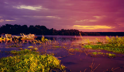 Night spreads over the Danube