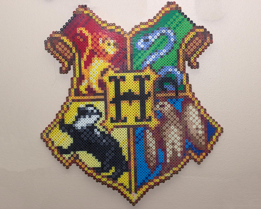 Perler: Hogwarts Crest by AmayaMarieSuta on DeviantArt