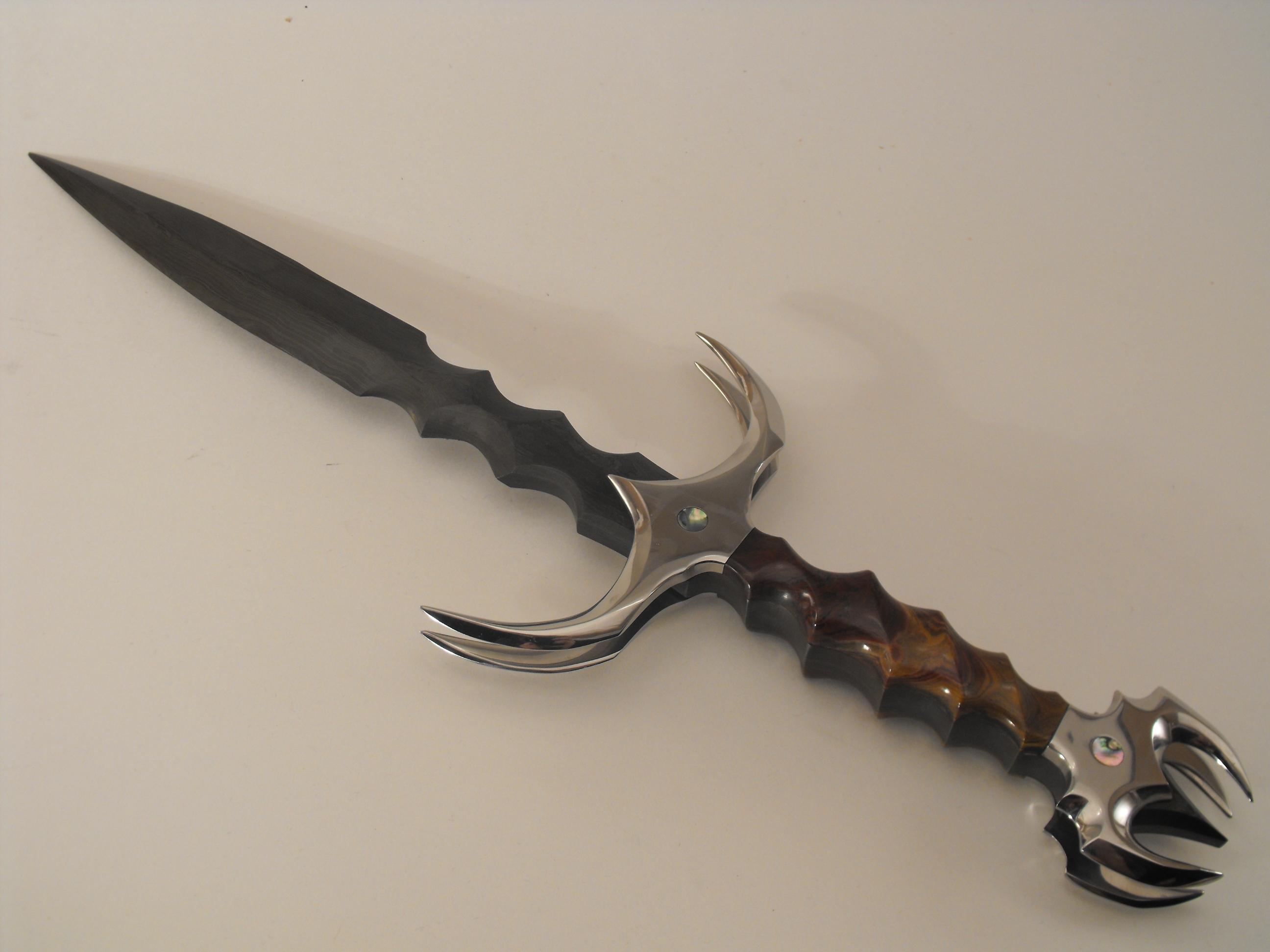 damascus and onxy dagger