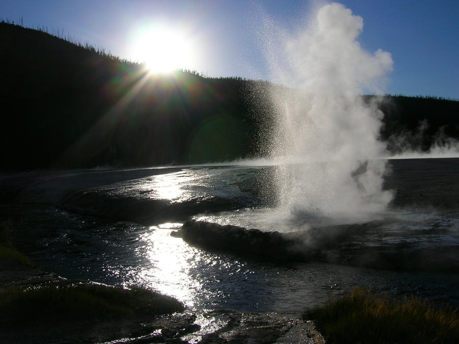 Yellowstone: Cliff Geyser