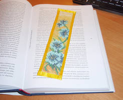 Bookmark #4 - Corn-flowers finished