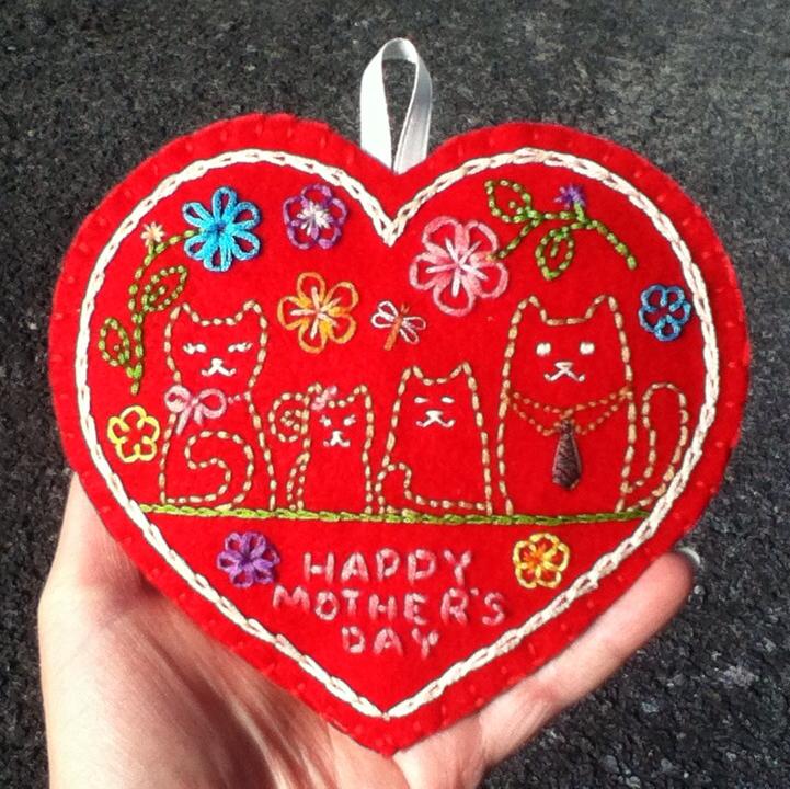 Cat Family Embroidery Ornament for Mother's Day