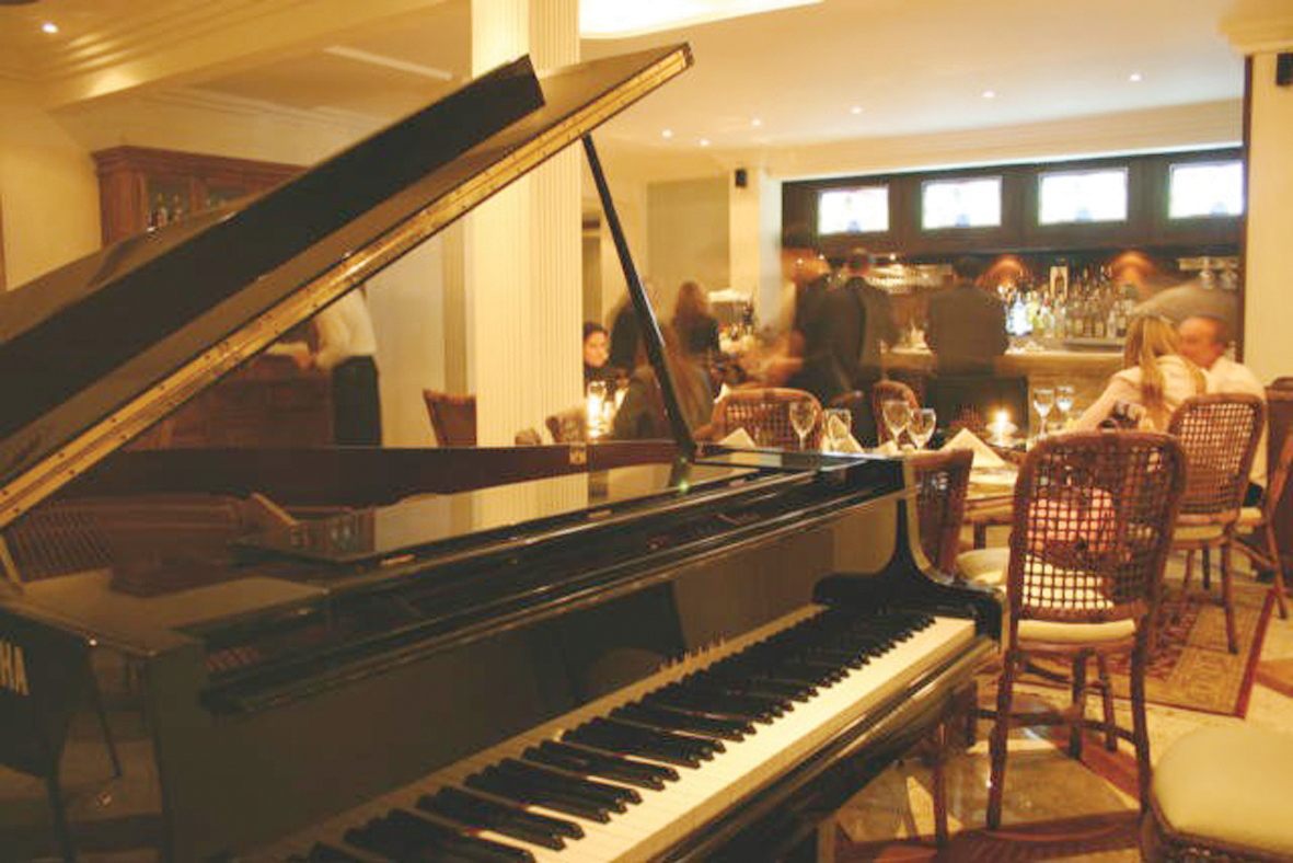 Fidel Restaurant Piano Bar