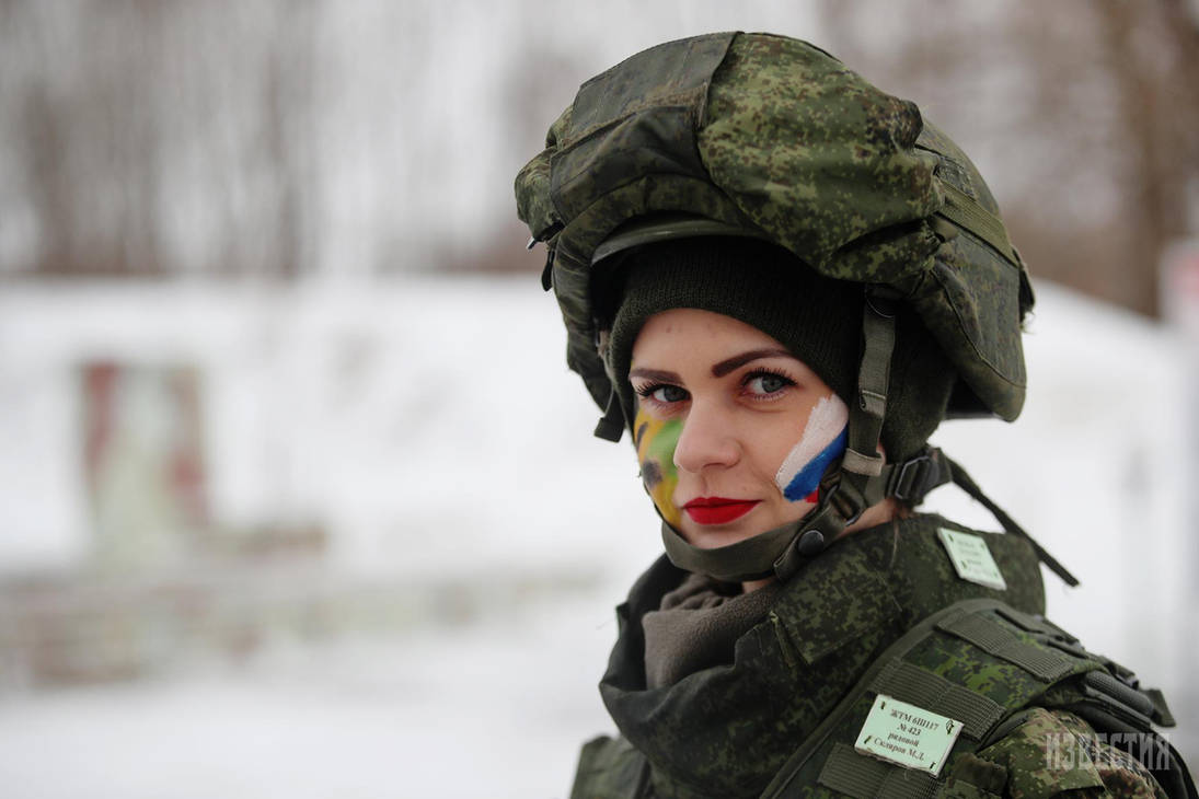 Девушки военные. Женщина солдат. Макияж под камуфляж. Женщины военнослужащие. Армейская женщина
