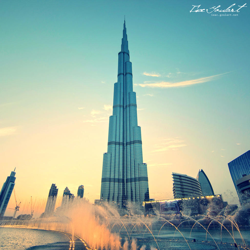 Burj Khalifa at Sunset by IsacGoulart
