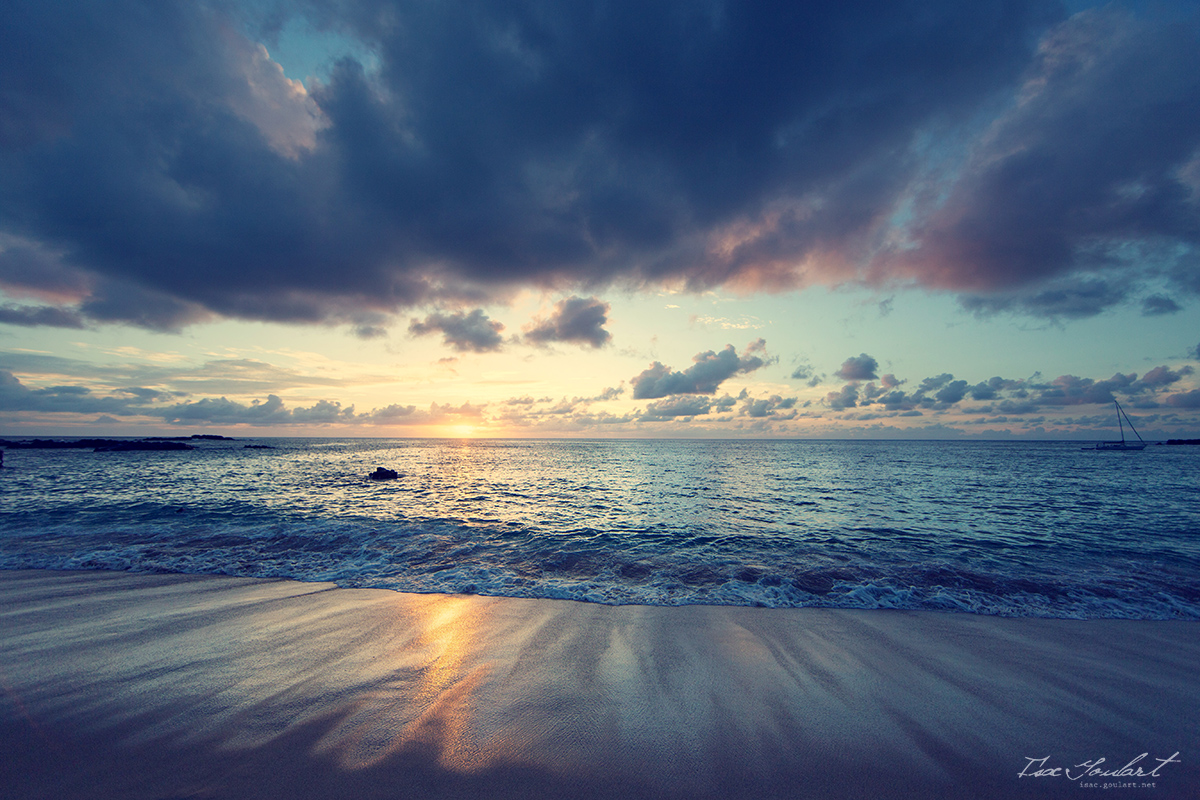 Hawaiian Dreams by IsacGoulart