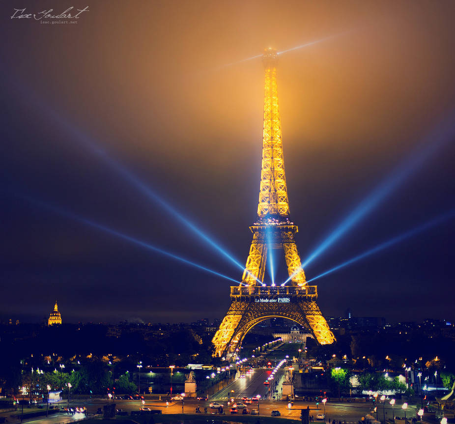 Paris by IsacGoulart