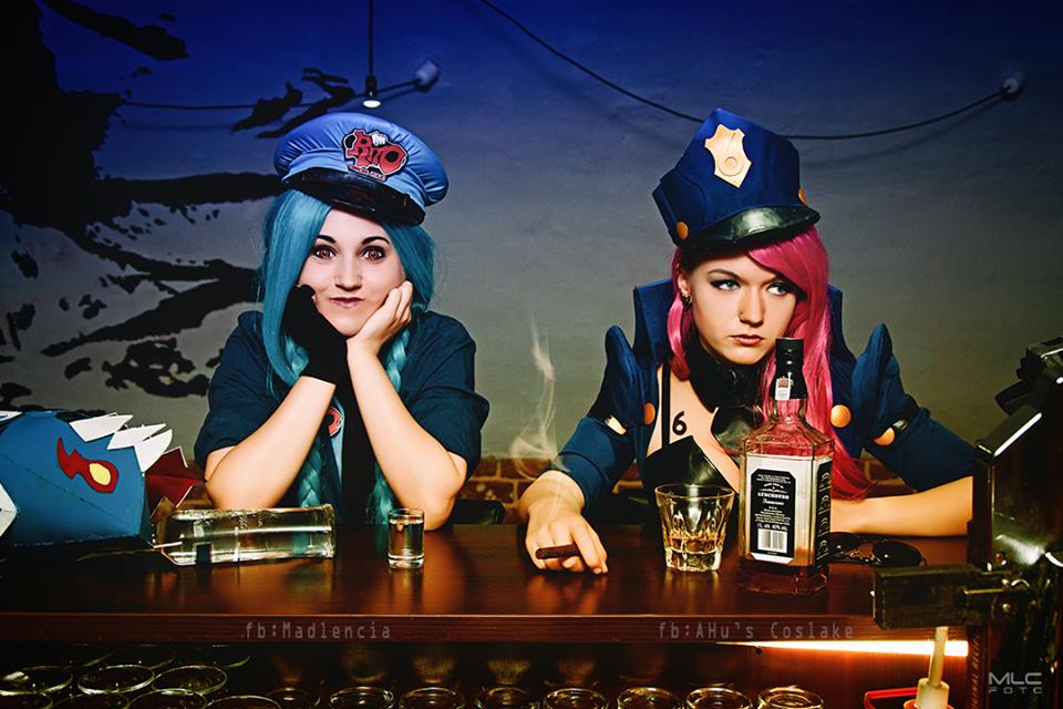 02 Officer Vi and Jinx - Waiting sucks