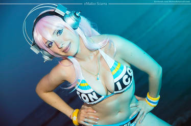 Super Sonico!