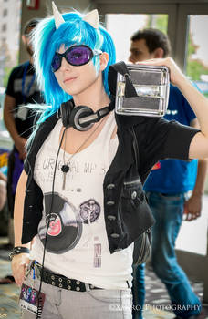 DJ Smackdown - Vinyl Scratch