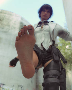 Lady - Toe Face