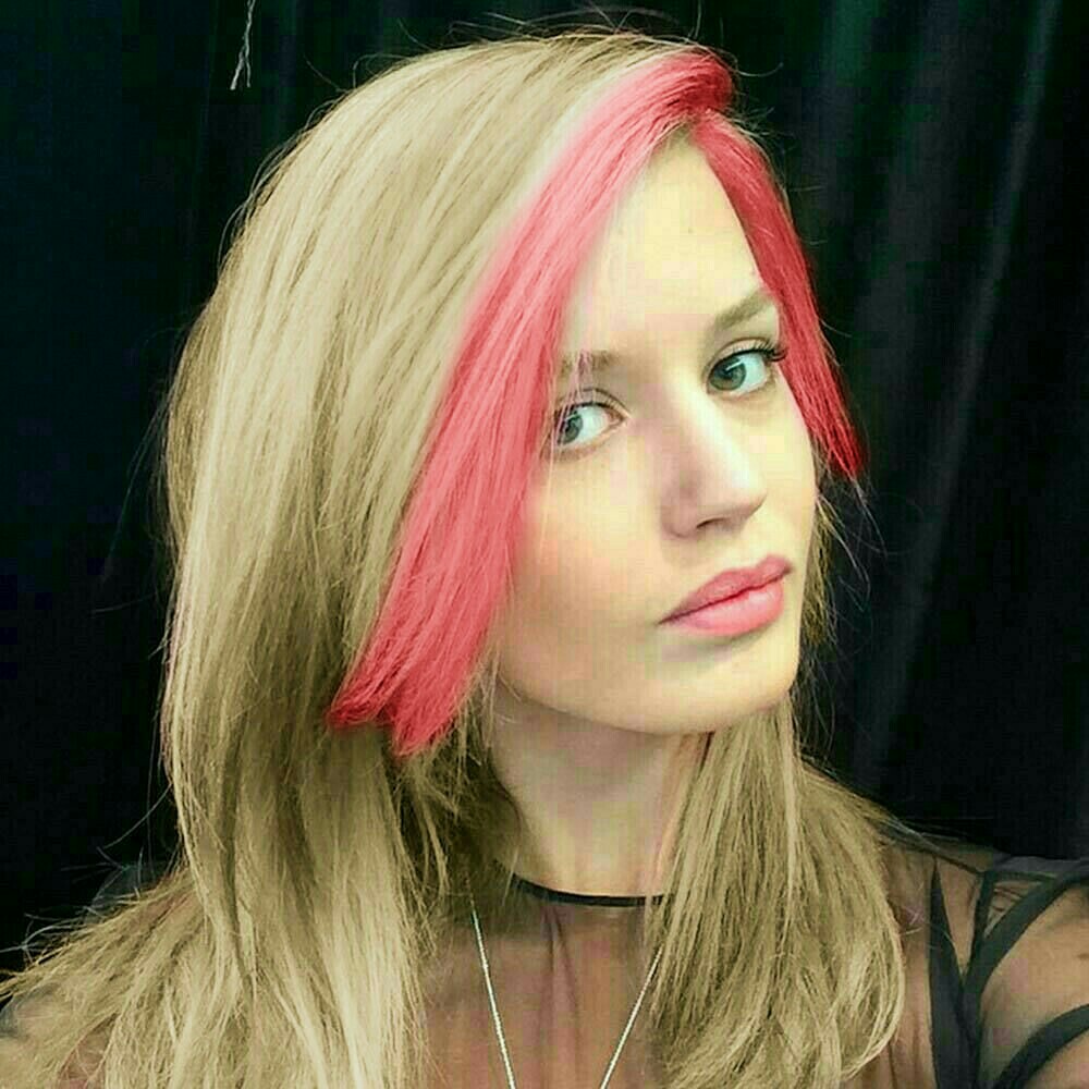 Blonde Hair with two red streaks by Elizabethjones18 on DeviantArt Blonde Hair with two red streaks by Elizabethjones18 on DeviantArt