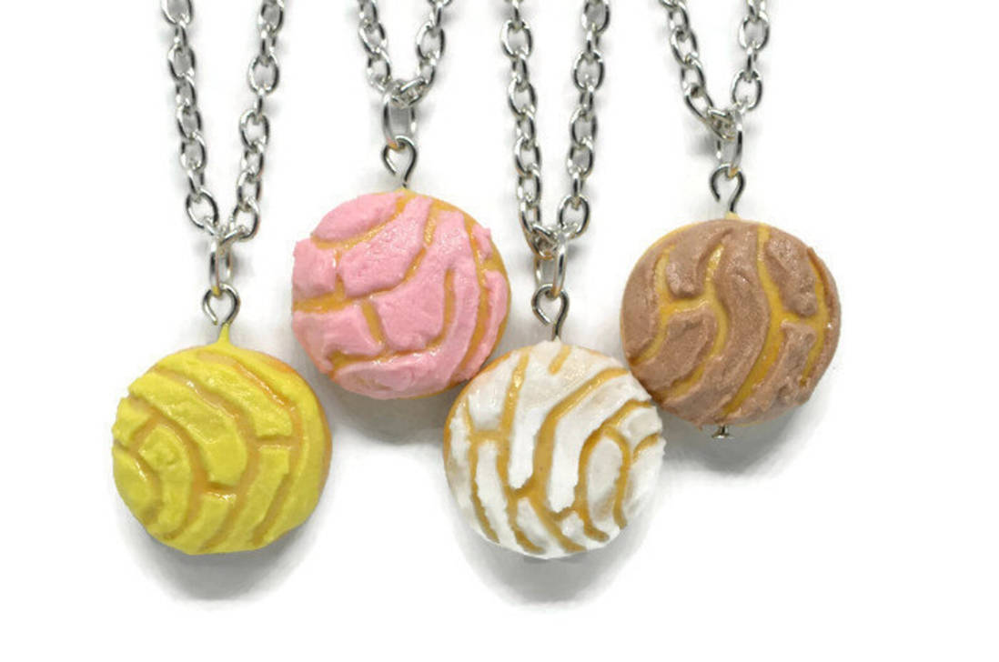 Concha Necklaces by Starfallatdusk2 on DeviantArt