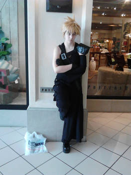 Waiting...-Cloud Strife cosplay