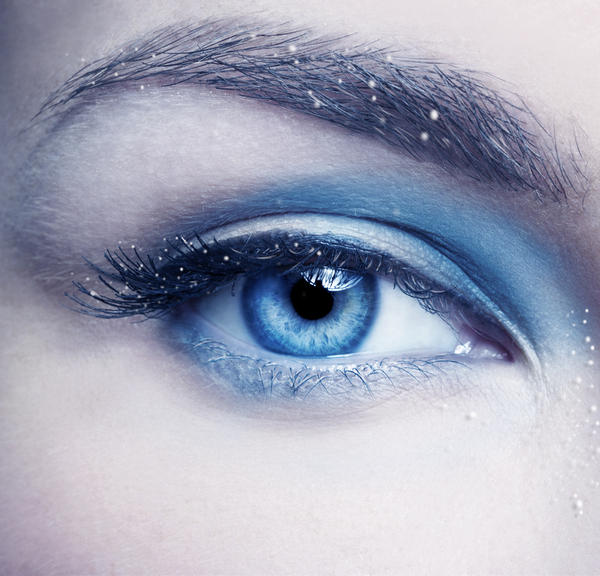 Лед глазки. Ледяные глаза. Ледяные голубые глаза. Ледяной цвет глаз. Ледяной голубой цвет глаз.