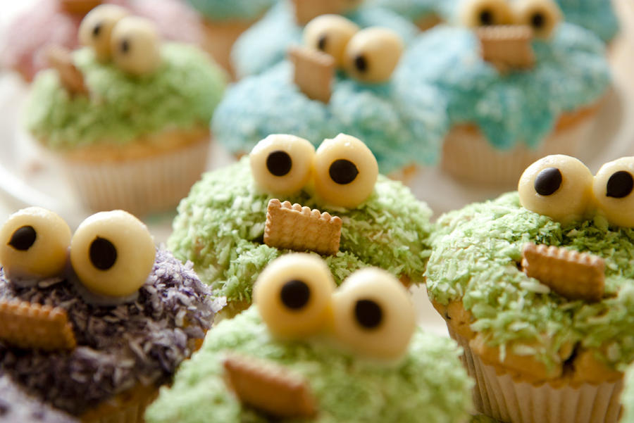 Army of Cookie Monster Cupcakes