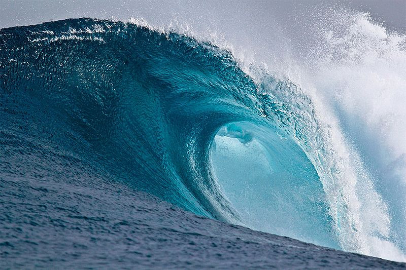 Large breaking wave