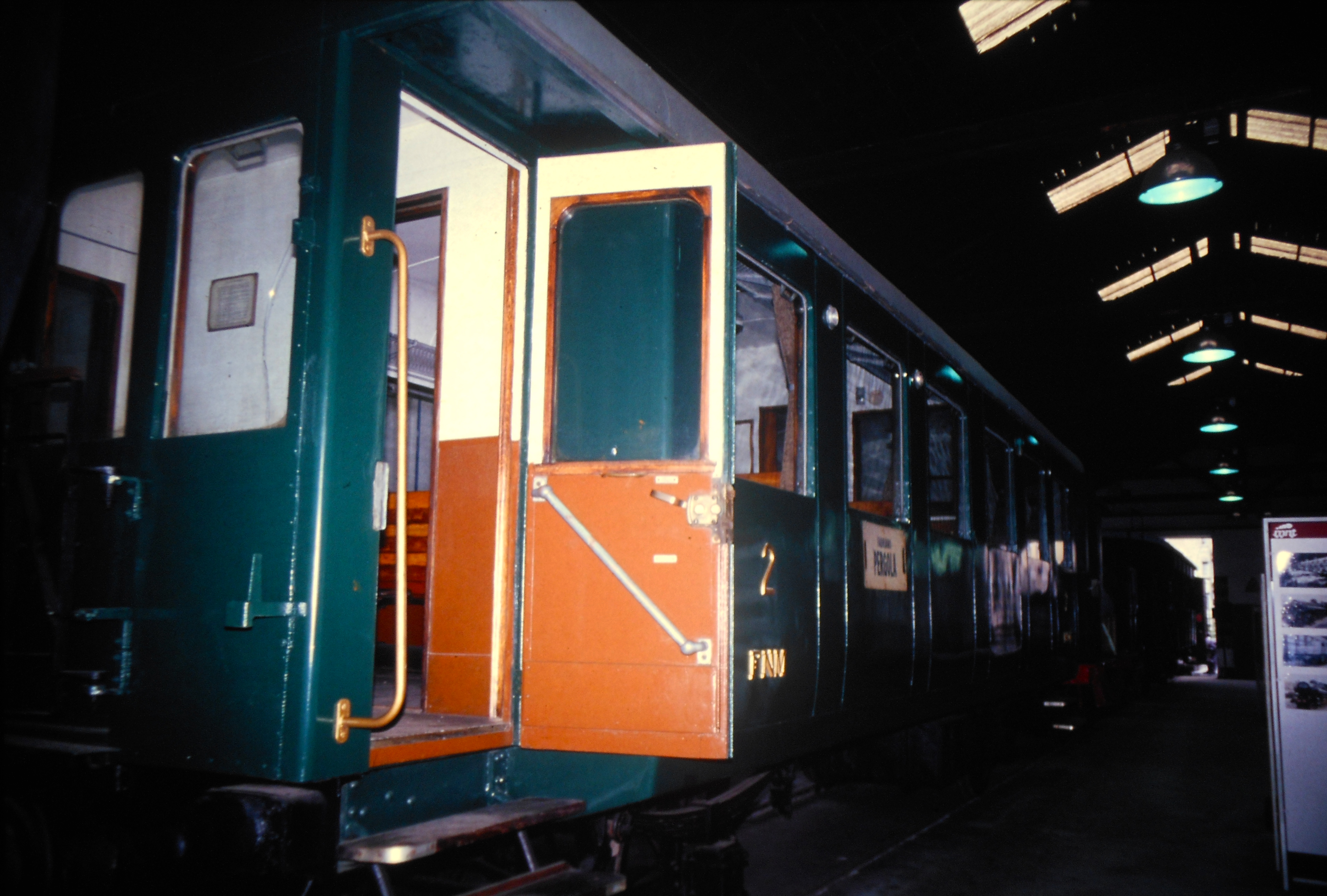 Old 1914 passengers wagon