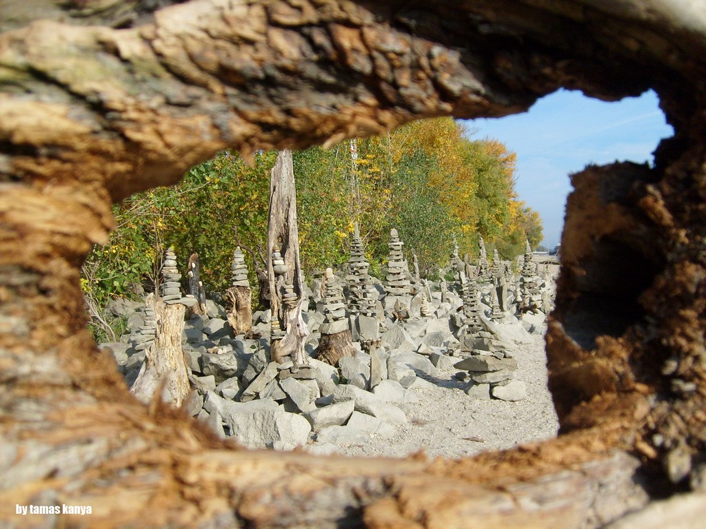 Land art in hungary by tamas kanya(stone balance)