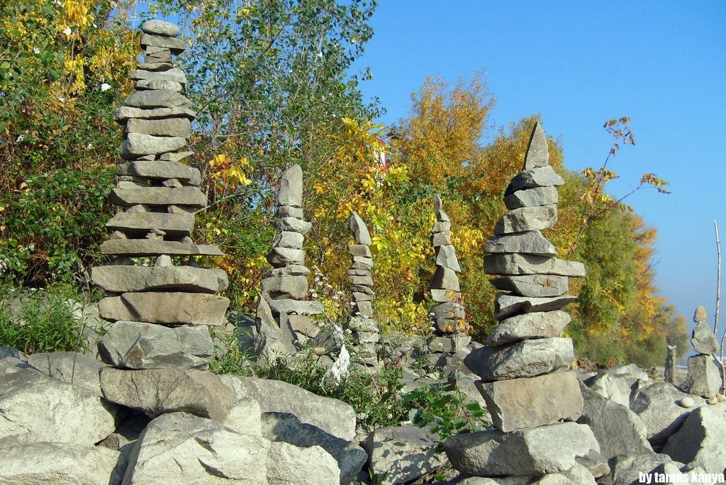 Land art in hungary by tamas kanya(stone balance)