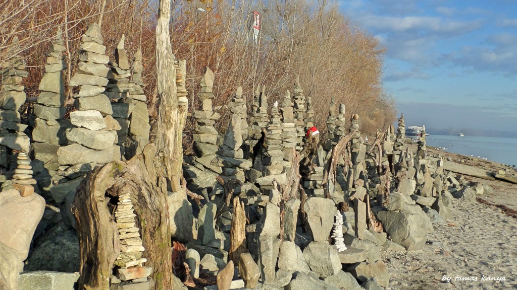 Stone balance and driftwood art in Budapest