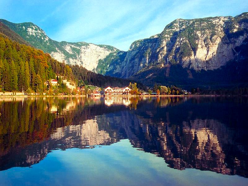 hallstatt lake austria