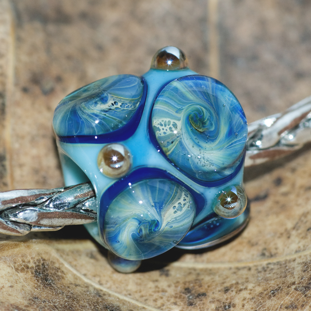 Osphexa, Glass Charm Bead