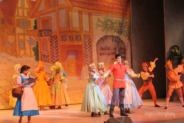 Beauty and the Beast Live!:Gaston, Belle, Fangirls