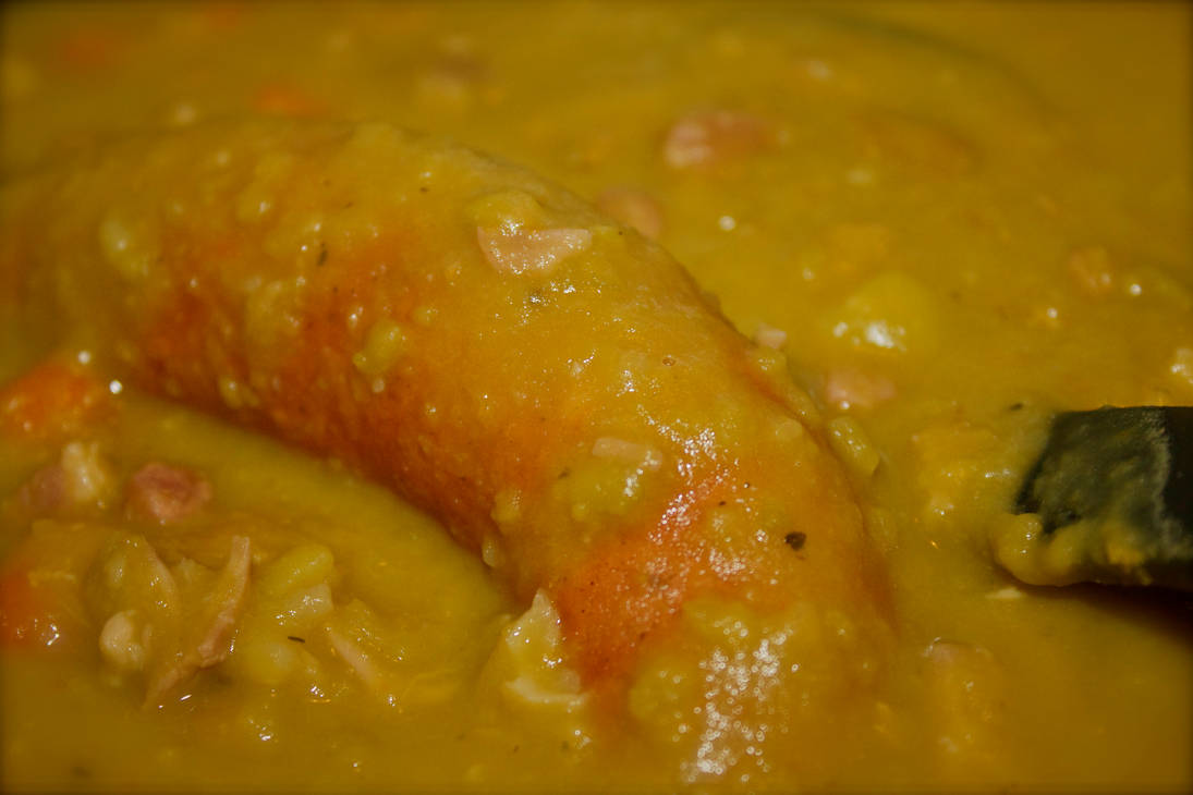 Snert met rookworst / Green Pea Soup with sausage by FiXato