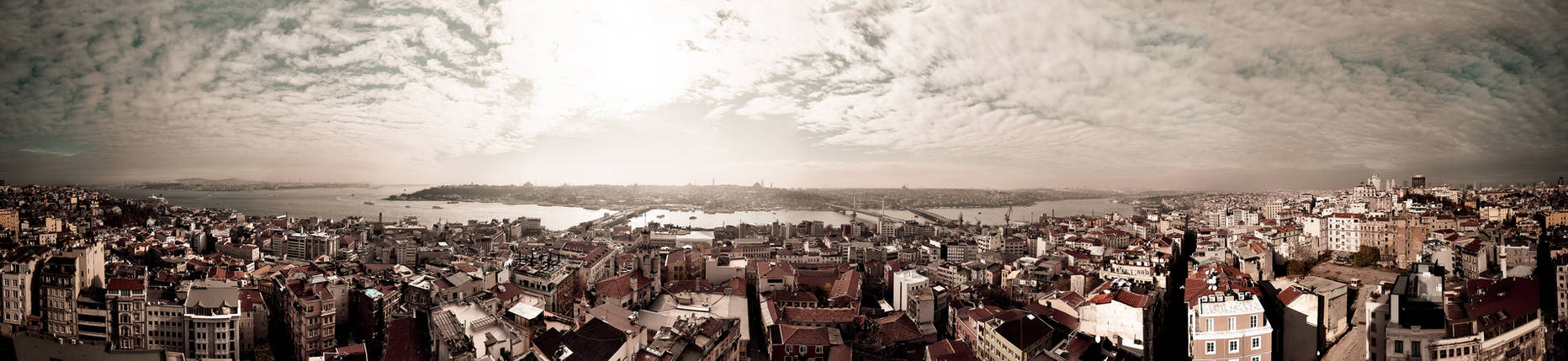 Panorama from Galata Tower, Istambul, Turkey.