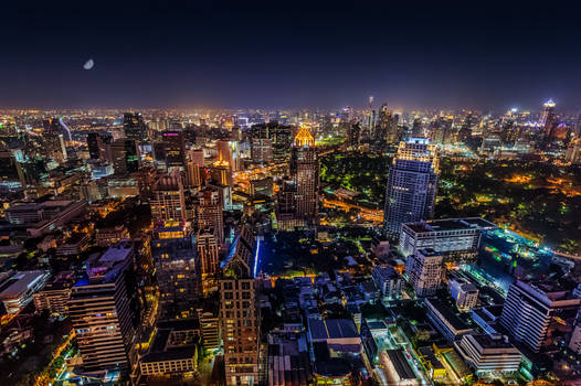 Bangkok by Night 1 moon