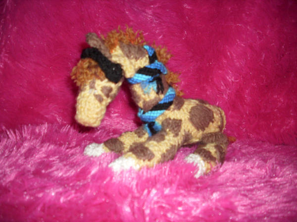 G-raffe with Accessories by YourClosetNinja on DeviantArt