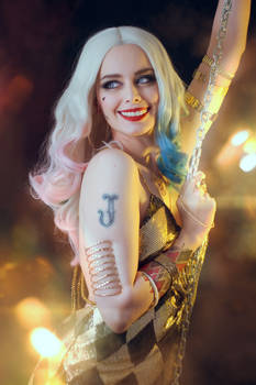 Harley Quinn night club