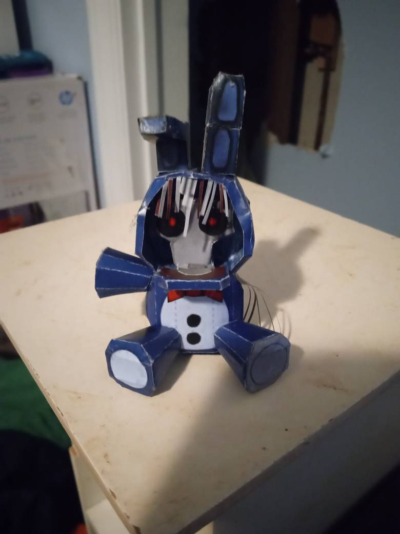 Papercraft Bonnie and plush bonnie