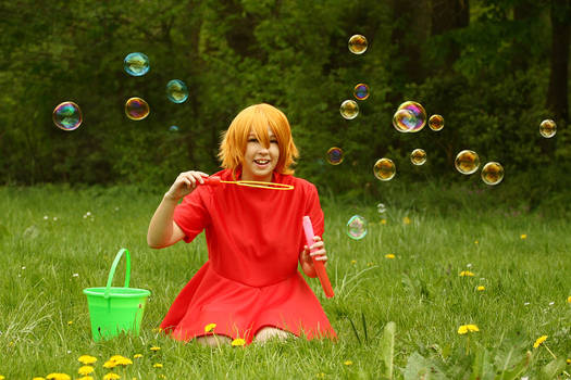 Ponyo play with bubbles