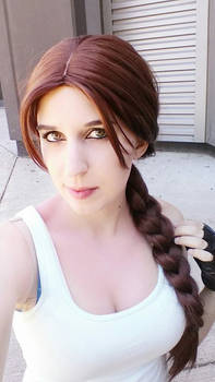 Lara Croft Selfie