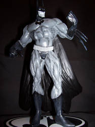 BATMAN Black and White statue