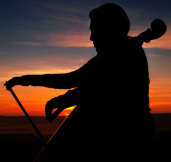 the sunset cellist