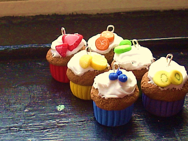 Fruity Rainbow Cupcakes