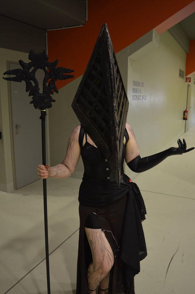 Pyramidal Female Figure Female Pyramid Head by SandyMisaki on DeviantArt