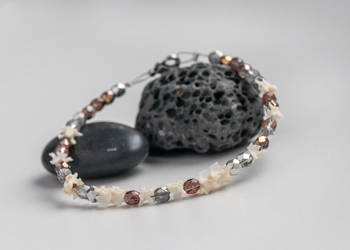 Minimalist snake bones and glass beads bracelet