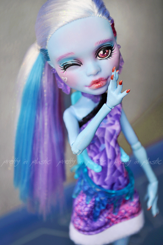 Repaint em Bonecas Monster High