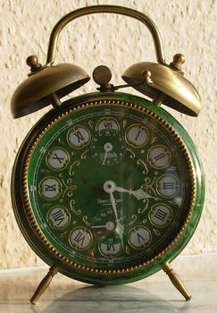 Retro alarm clock 04