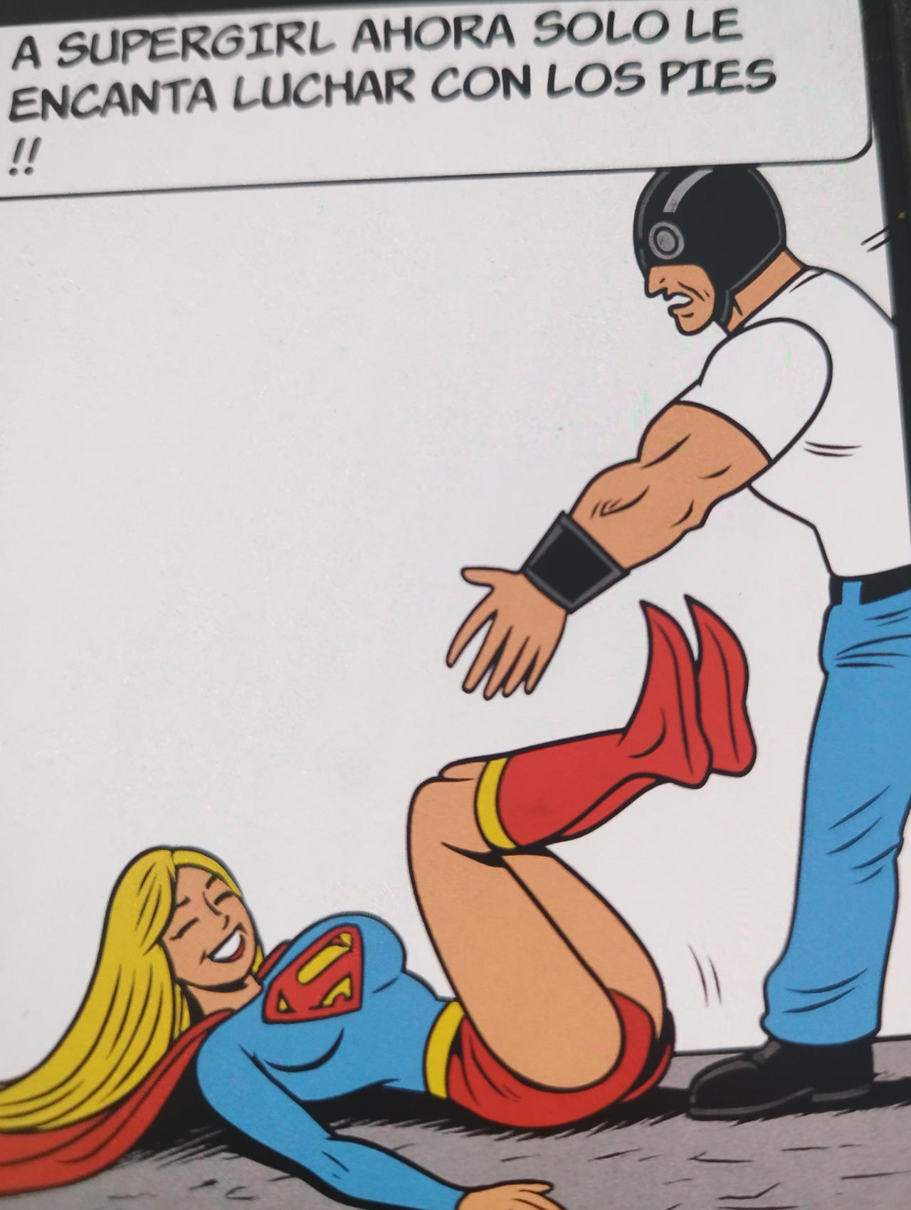 Supergirl y sus botas acrobaticas !!