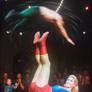 Increibles acrobacias con los pies de Supergirl!!