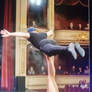 Chica experta acrobata de pies 5