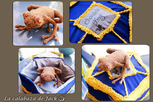 Crochet chocolate frog - Harry Potter