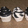 Black and white cupcakes